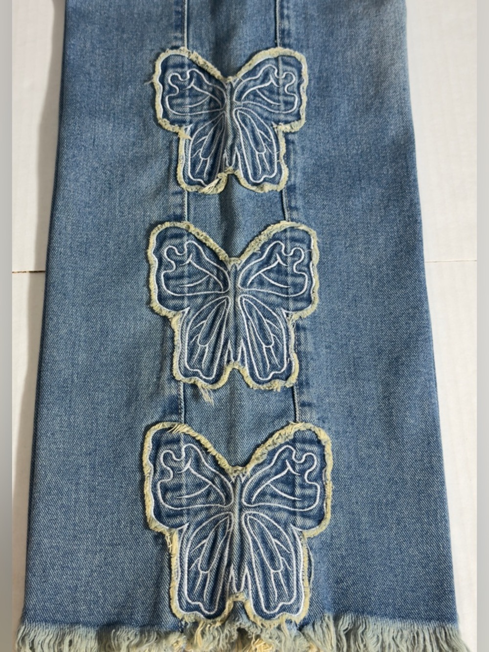 High-Rise Wide Leg Women’s Jeans in Light Blue with Embroidered Detail - Picture 7 of 16